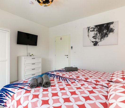 Moderne Villa Blue Lagoon mit Swimmingpool und Whirlpool