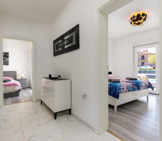 Moderne Villa Blue Lagoon mit Swimmingpool und Whirlpool
