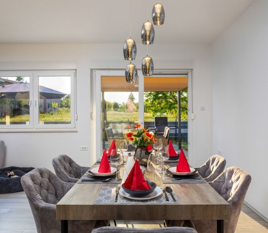 Moderne Villa Blue Lagoon mit Swimmingpool und Whirlpool