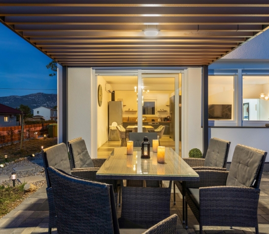 Moderne Villa Blue Lagoon mit Swimmingpool und Whirlpool