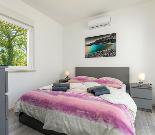 Moderne Villa Blue Lagoon mit Swimmingpool und Whirlpool
