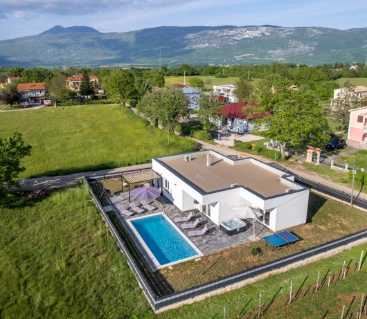 Moderne Villa Blue Lagoon mit Swimmingpool und Whirlpool