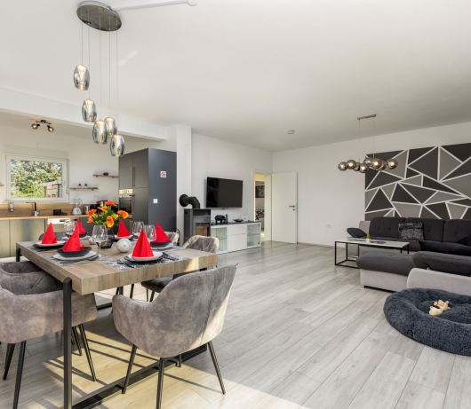 Moderne Villa Blue Lagoon mit Swimmingpool und Whirlpool