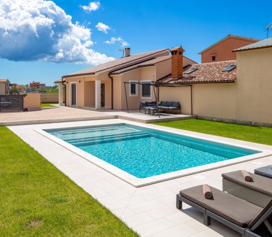 Villa Jessica with pool and hydromassage, garden, BBQ