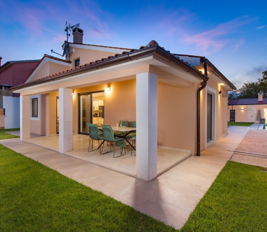 Villa Jessica with pool and hydromassage, garden, BBQ