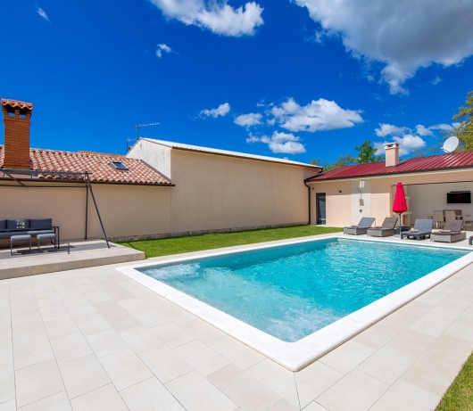 Villa Jessica with pool and hydromassage, garden, BBQ