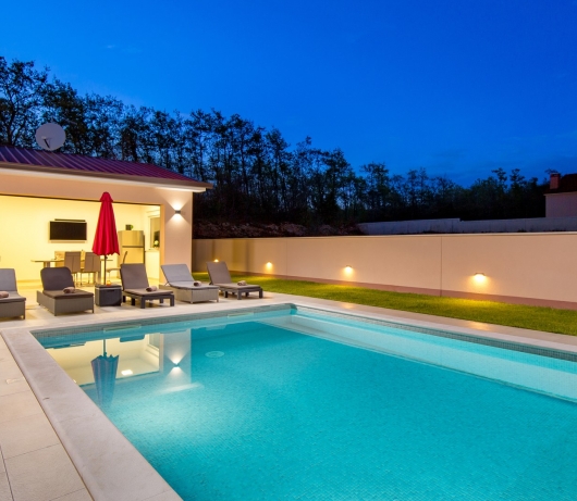 Villa Jessica with pool and hydromassage, garden, BBQ
