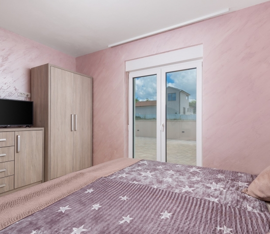 Villa Jessica with pool and hydromassage, garden, BBQ