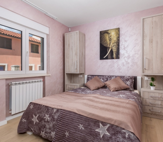 Villa Jessica mit Swimmingpool und Hydromassage, Garten, Grill