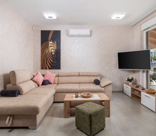 Villa Jessica with pool and hydromassage, garden, BBQ