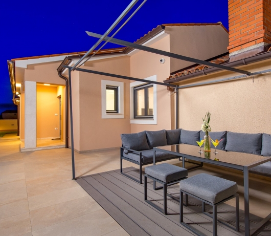 Villa Jessica with pool and hydromassage, garden, BBQ
