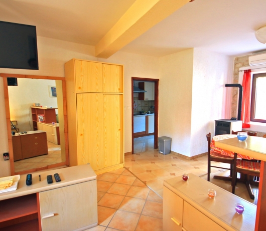 Lovely Studio apartment Damuggia with terrace