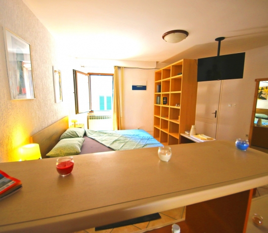 Lovely Studio apartment Damuggia with terrace