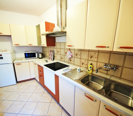Lovely Studio apartment Damuggia with terrace