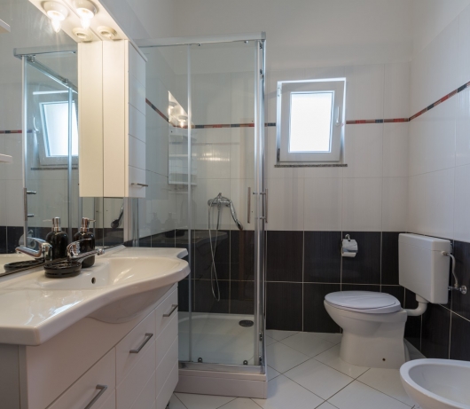 Komforan dvosobni apartman Bruno sa terasom