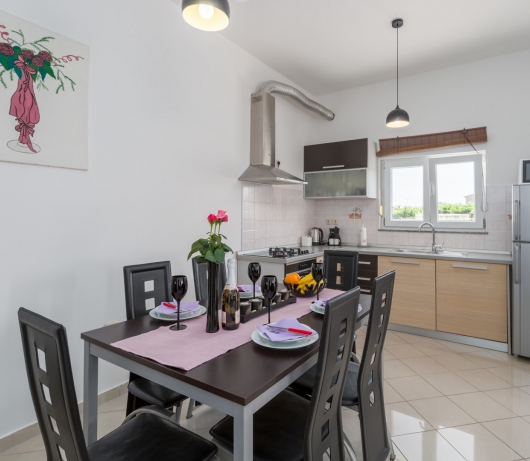 Komforan dvosobni apartman Bruno sa terasom