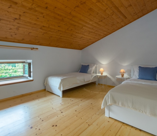 Holiday house ANNA, near the beach with huge private garden