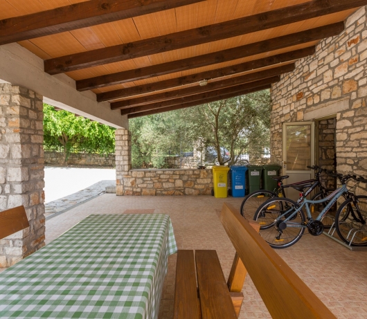 Holiday house ANNA, near the beach with huge private garden