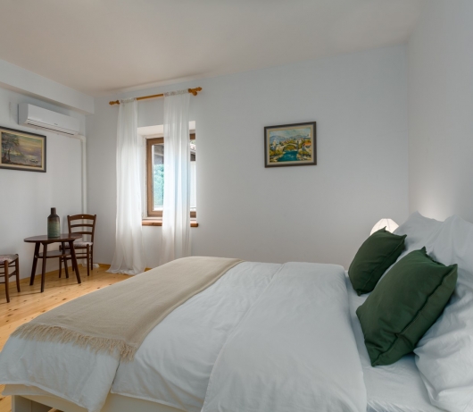 Holiday house ANNA, near the beach with huge private garden