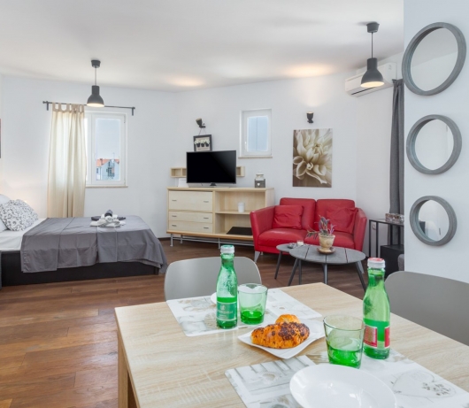 Rovinj Apartments / Deluxe studio with terrace