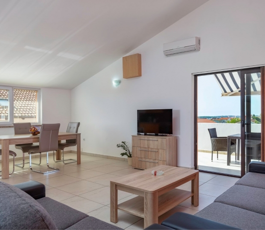 Comfort apartments with pool for adults in Medulin / One-bedroom A1