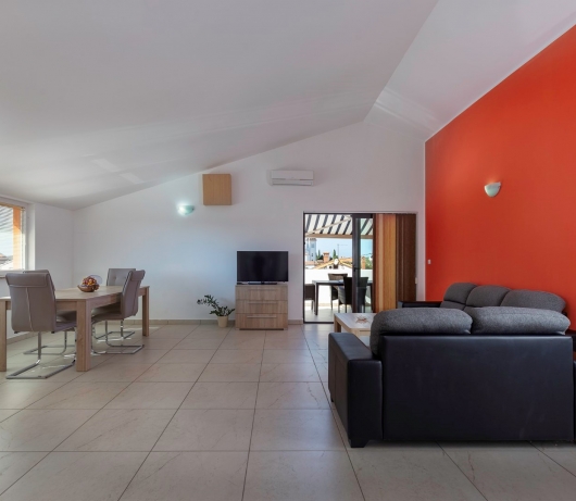 Comfort apartments with pool for adults in Medulin / One-bedroom A1