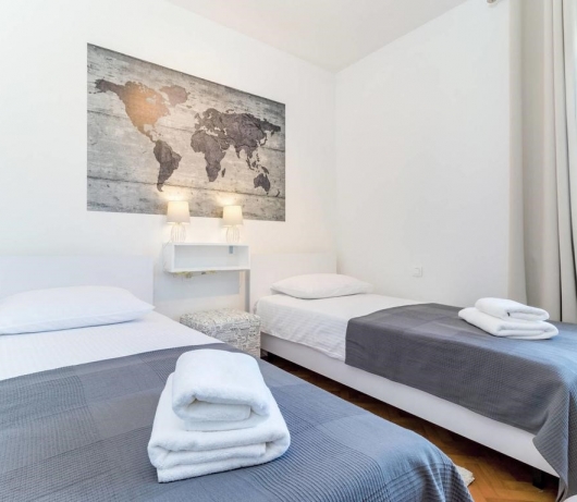 Holiday home with private pool and garden in central Istria / Tervis