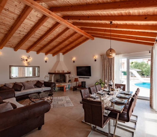 Five bedroom villa Emily with pool in Medulin