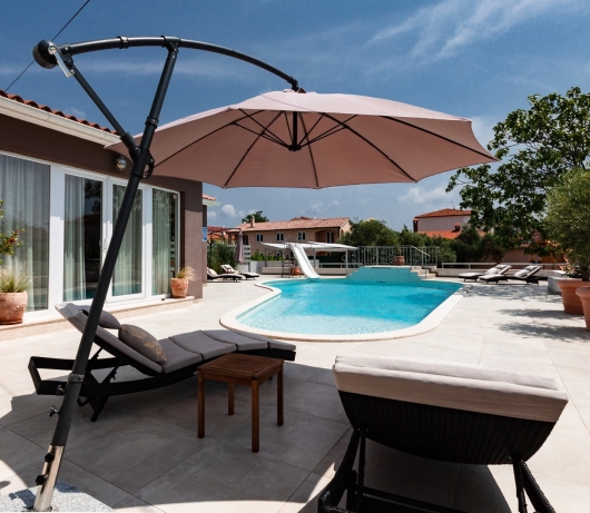 Five bedroom villa Emily with pool in Medulin