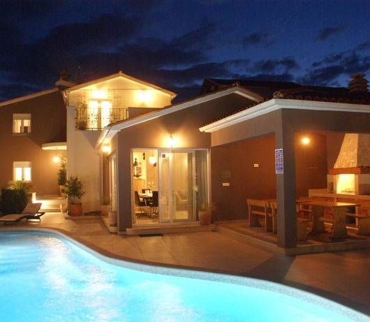 Five bedroom villa Emily with pool in Medulin