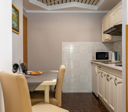 Apartments Kristina / Studio for 2 persons with terrace and private parking