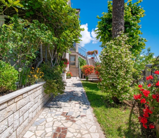 Apartments Kristina / Studio for 2 persons with terrace and private parking