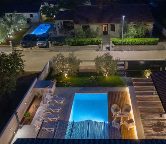 Modern Villa with 4 bedrooms and pool near Pula