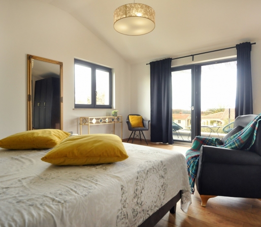 Modern Villa with 4 bedrooms and pool near Pula