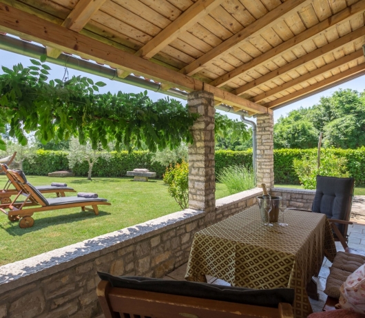Sweet Home Ana for 3 persons in the countryside near Rovinj with jacuzzi