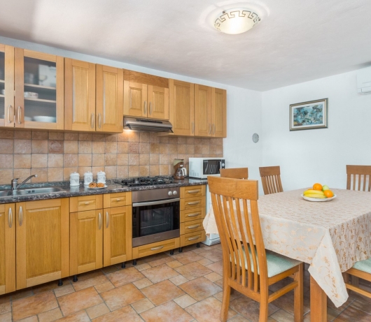 Sweet Home Ana for 3 persons in the countryside near Rovinj with jacuzzi