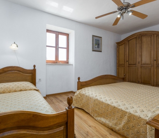 Sweet Home Ana for 3 persons in the countryside near Rovinj with jacuzzi