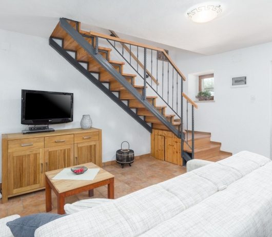 Sweet Home Ana for 3 persons in the countryside near Rovinj with jacuzzi