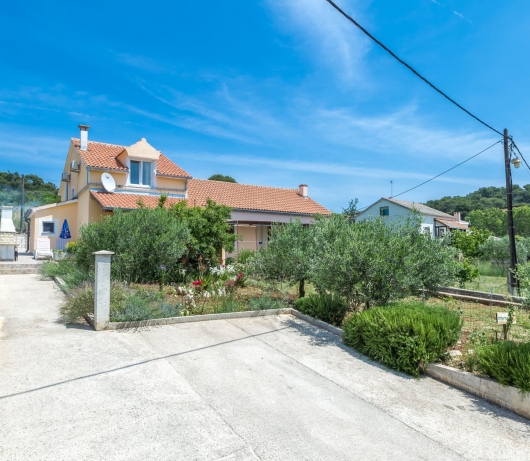Beachfront Holiday House Zita, 20m from the beach.