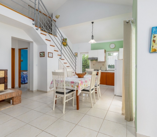 Delightful villa with pool for 6 persons