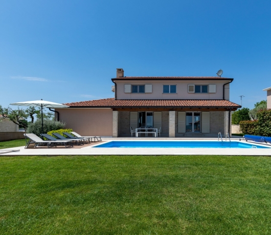 Villa Vor Ort