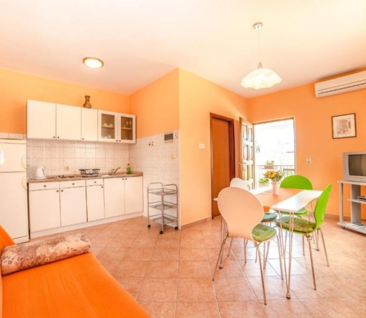 Guest House Marica, one-bedroom apartment with terrace A1