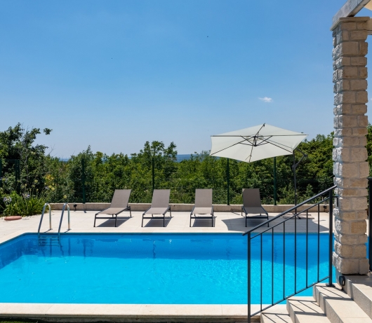 Diminici Villas / 4 bedroom villa with sea view 13B