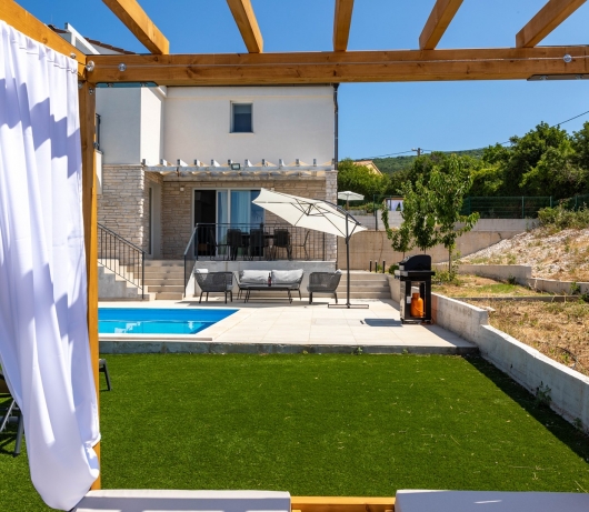 Diminici Villas / 4 bedroom villa with pool and sea view 21B