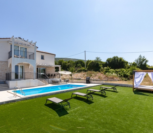 Diminici Villas / 4 bedroom villa with pool and sea view 21B