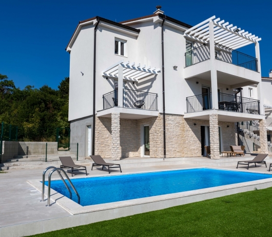 Villen Diminici / 5-Schlafzimmer-Villa mit Pool und Panoramablick auf das Meer 3F