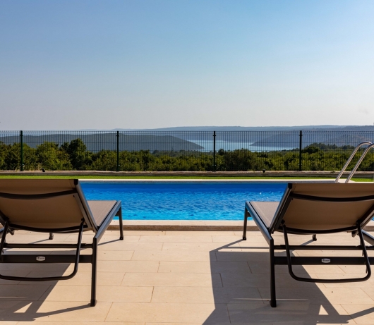 Villen Diminici / 5-Schlafzimmer-Villa mit Pool und Panoramablick auf das Meer 1F