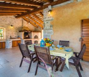 Rustic Villa Benina Rossa 1 with huge garden
