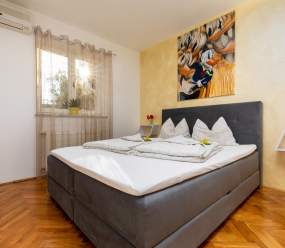 EventHouse / Two-bedroom apartment with balcony and BBQ area A2