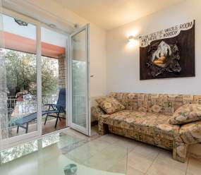 EventHouse / Two-bedroom apartment with balcony and BBQ area A2